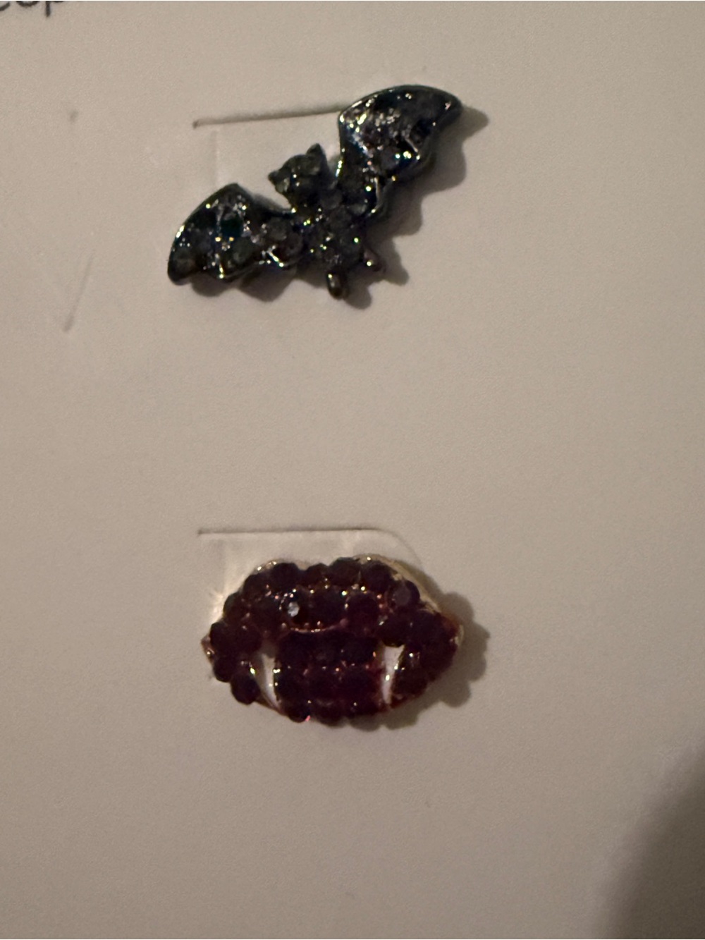 NWT BaubleBar Blood Sucker Bat & Vampire Lips Stud Earrings - Picture 3 of 7